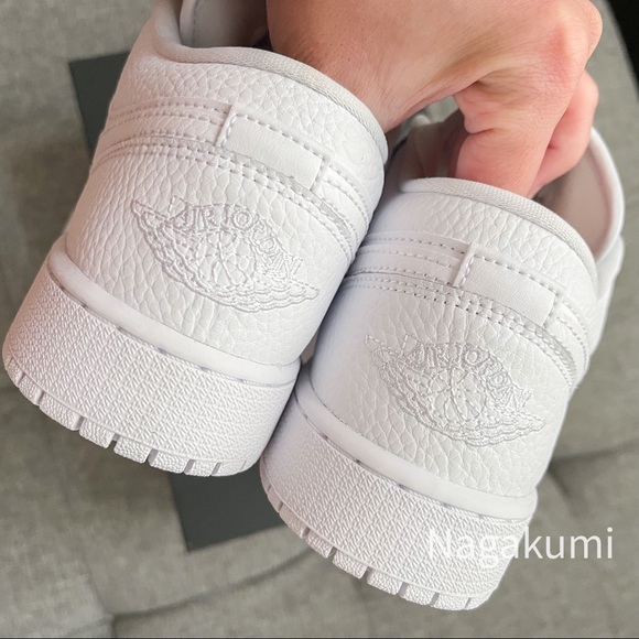 🤍🐰Nike air Jordan 1 low triple white shoes - Picture 4 of 4